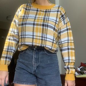 Checkered yellow sweater